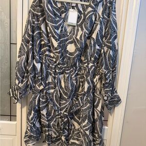 H&M Black and White Leaf Print Long Sleeve Dress